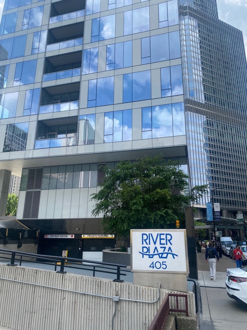 405 N Wabash Avenue Unit: B4