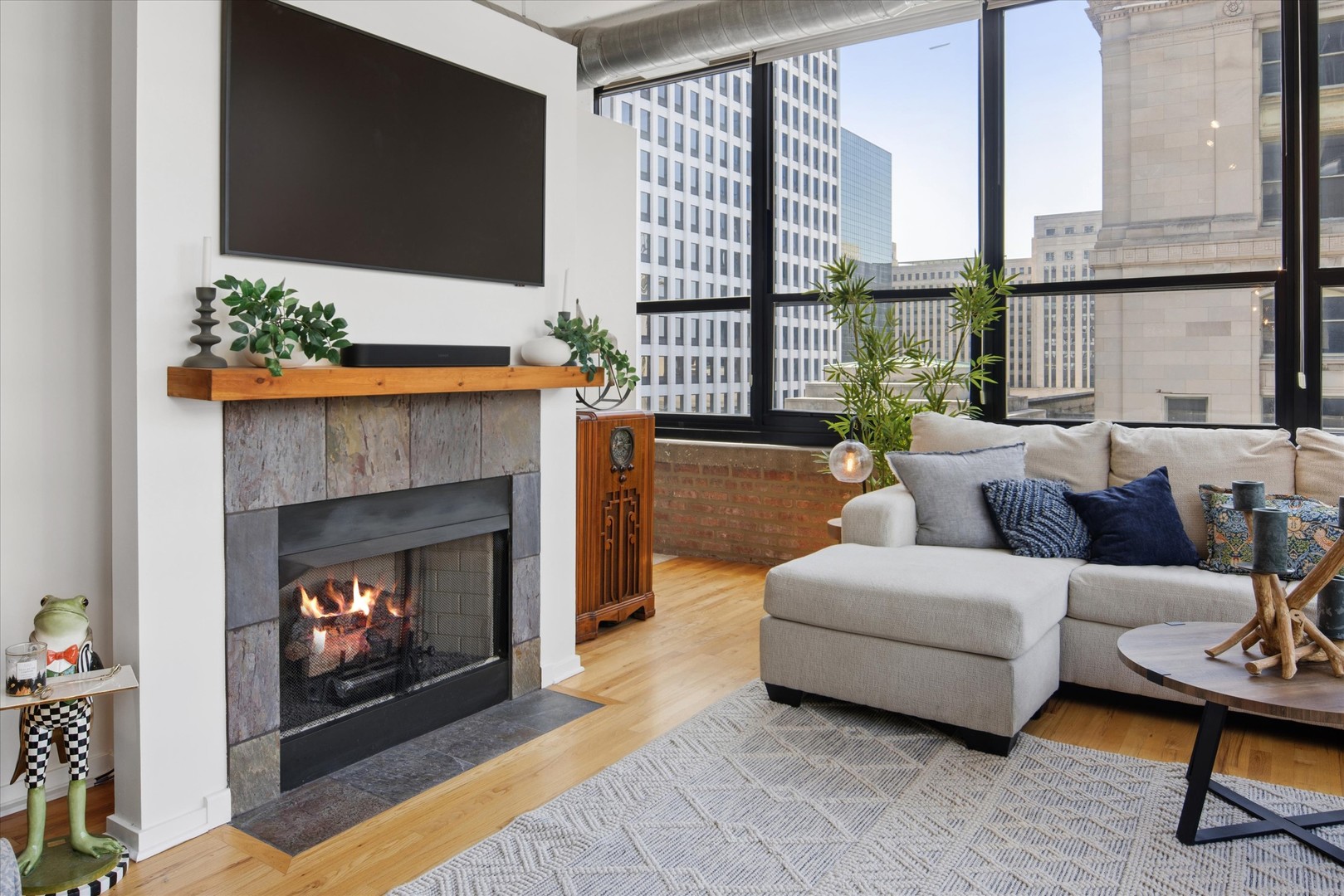 130 S CANAL Street Unit: 619