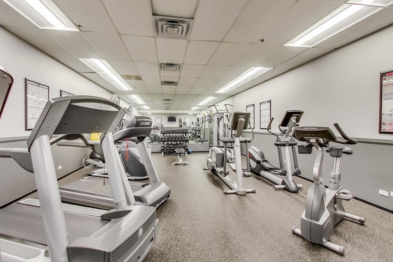 130 S CANAL Street Unit: 619
