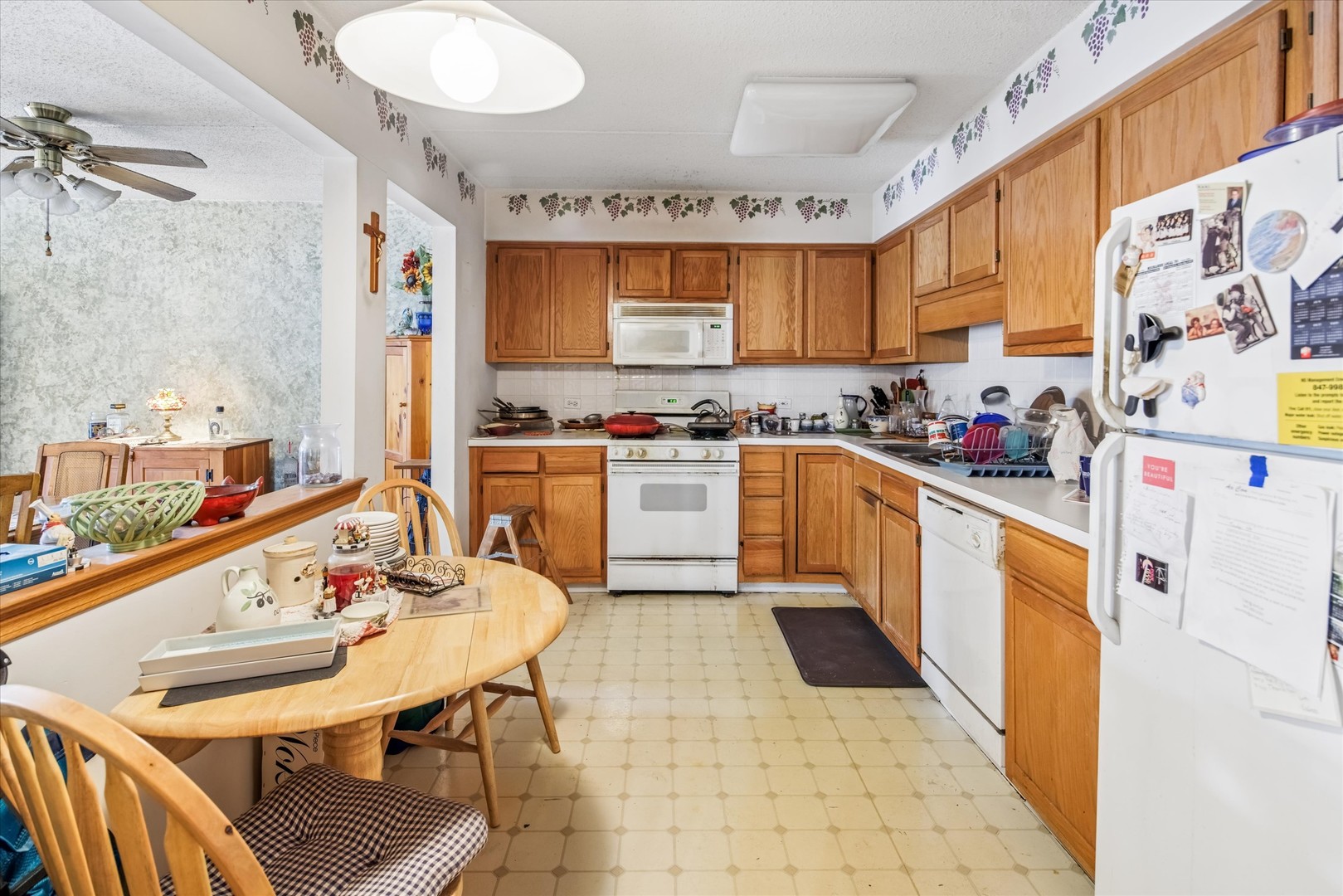 5320 N Lowell Avenue Unit: 205