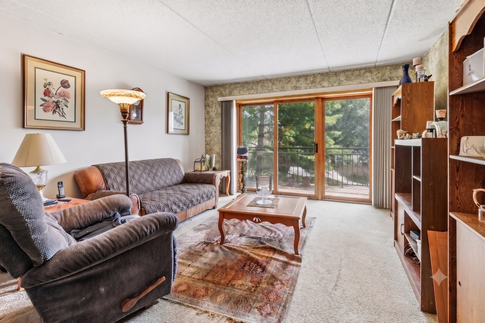 5320 N Lowell Avenue Unit: 205