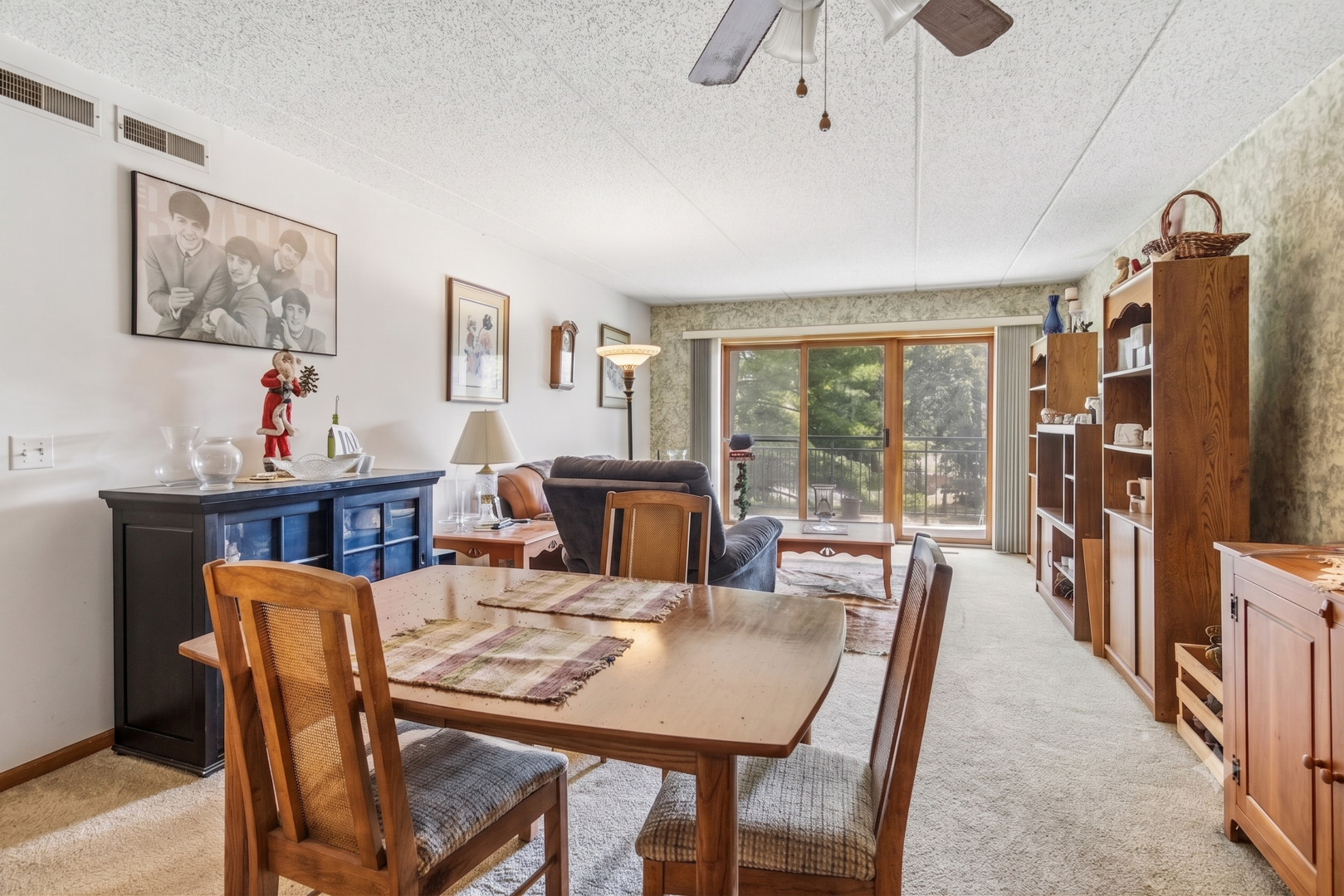 5320 N Lowell Avenue Unit: 205