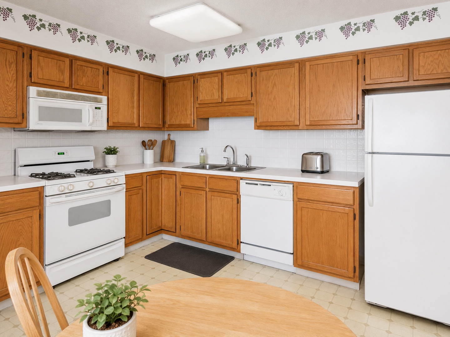 5320 N Lowell Avenue Unit: 205