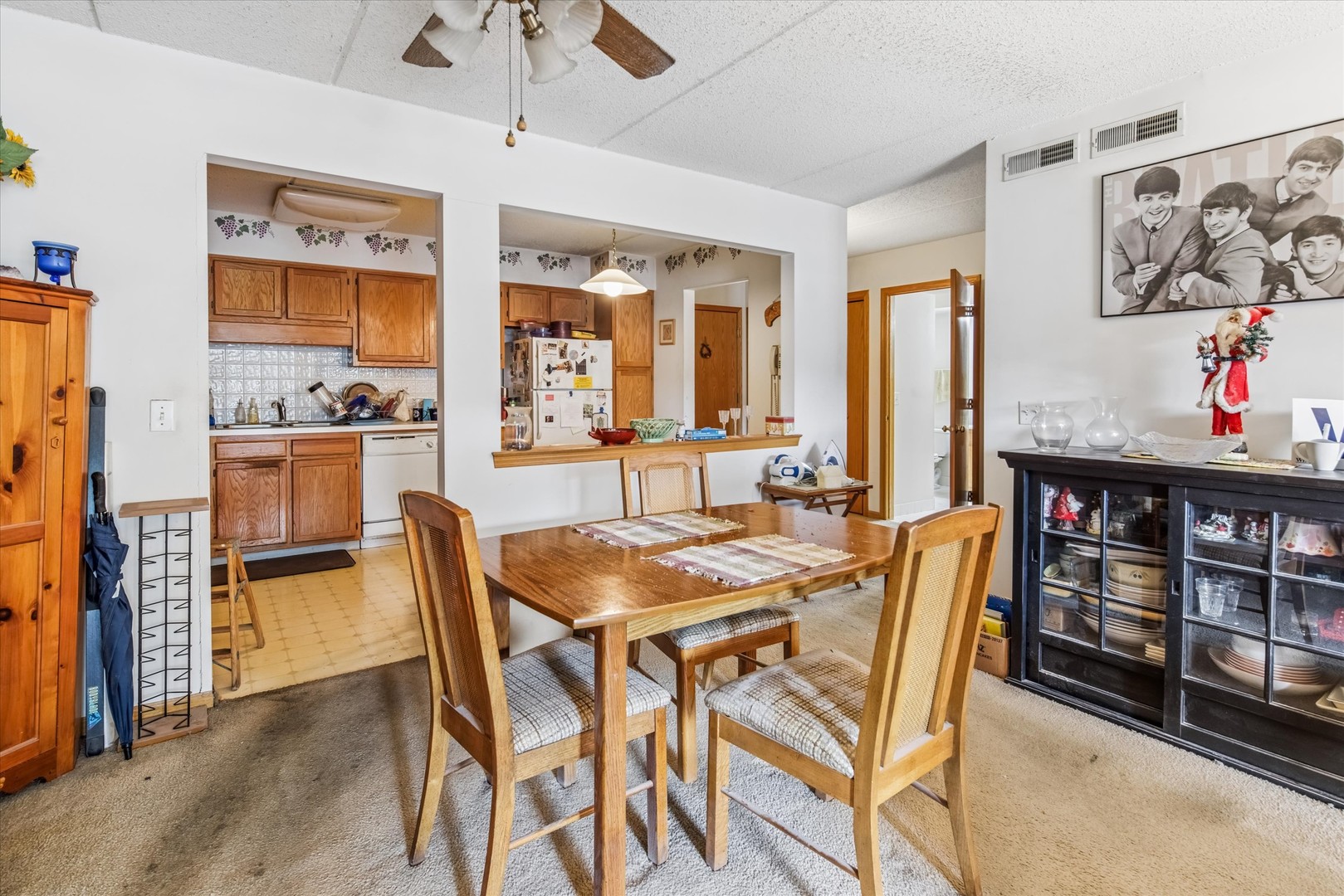 5320 N Lowell Avenue Unit: 205