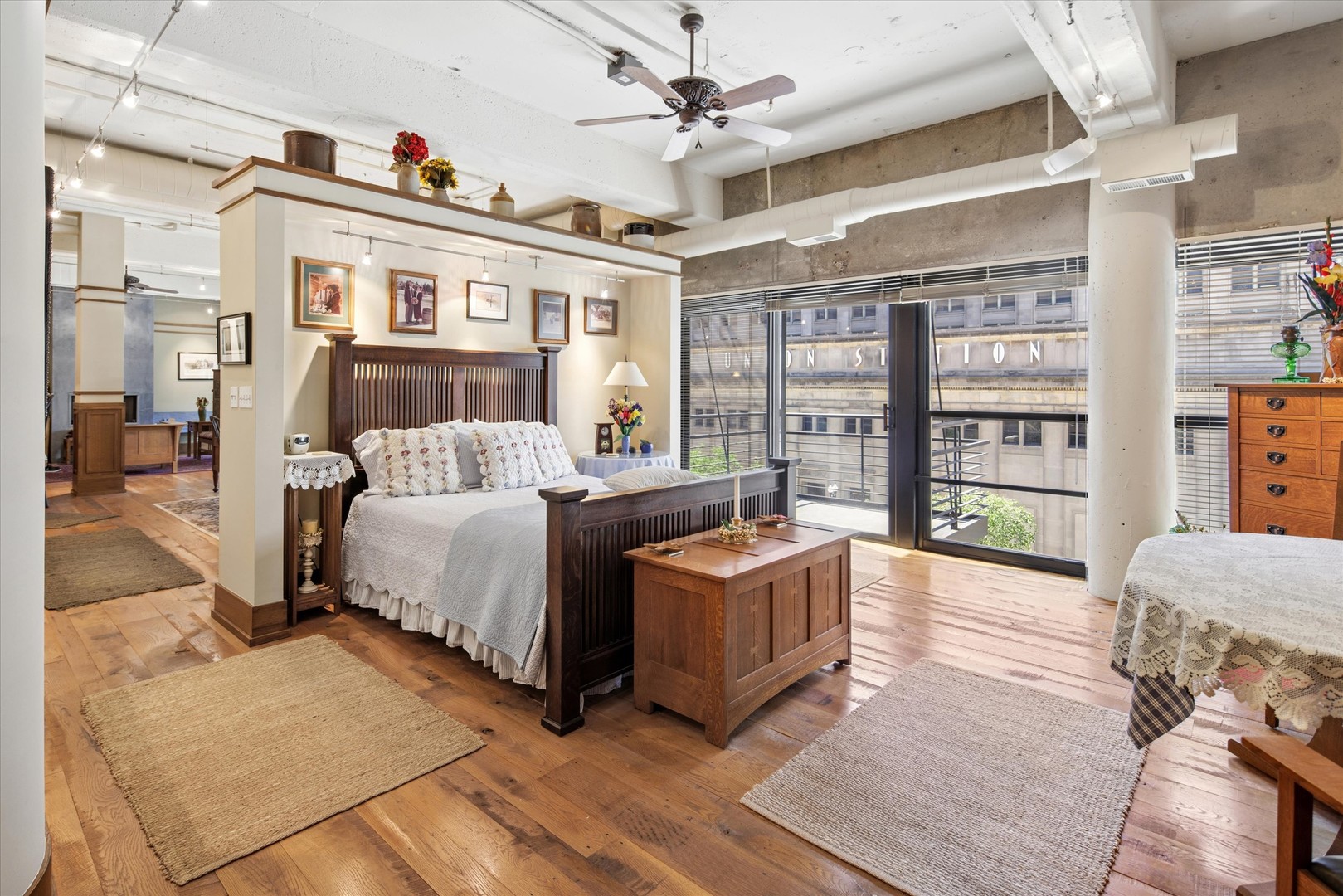 130 S Canal Street Unit: 425-26