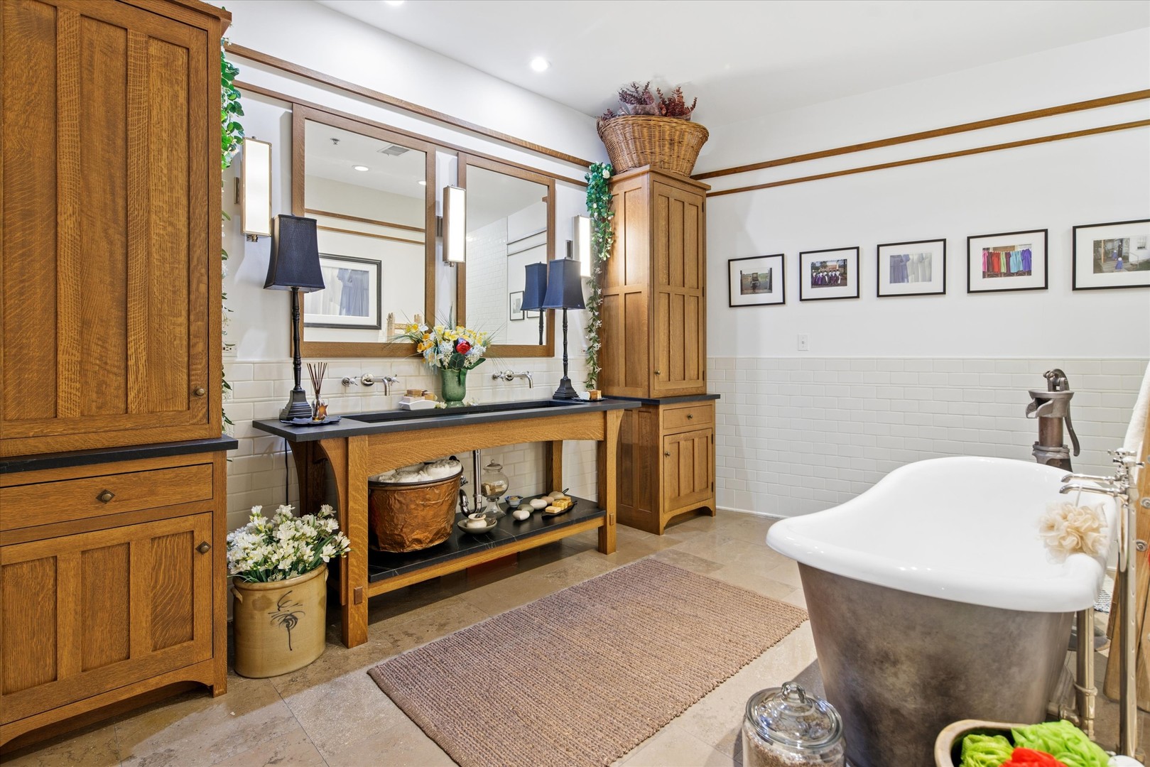 130 S Canal Street Unit: 425-26
