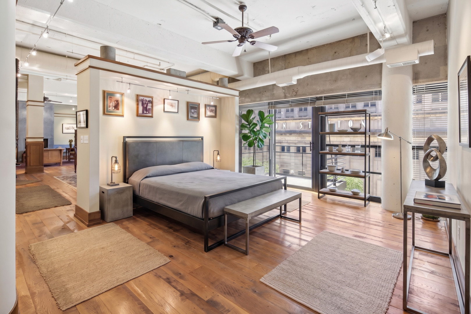 130 S Canal Street Unit: 425-26