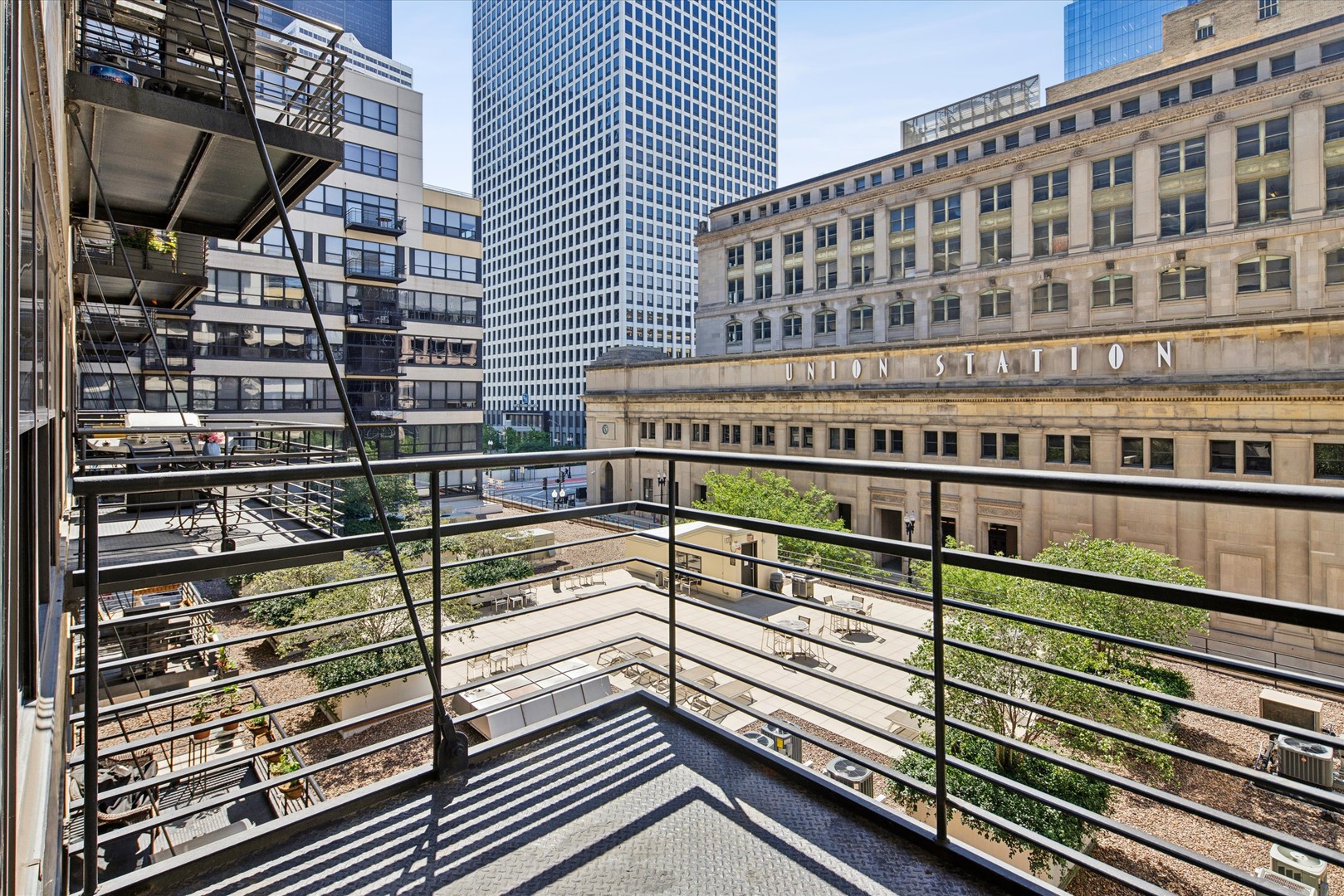 130 S Canal Street Unit: 425-26