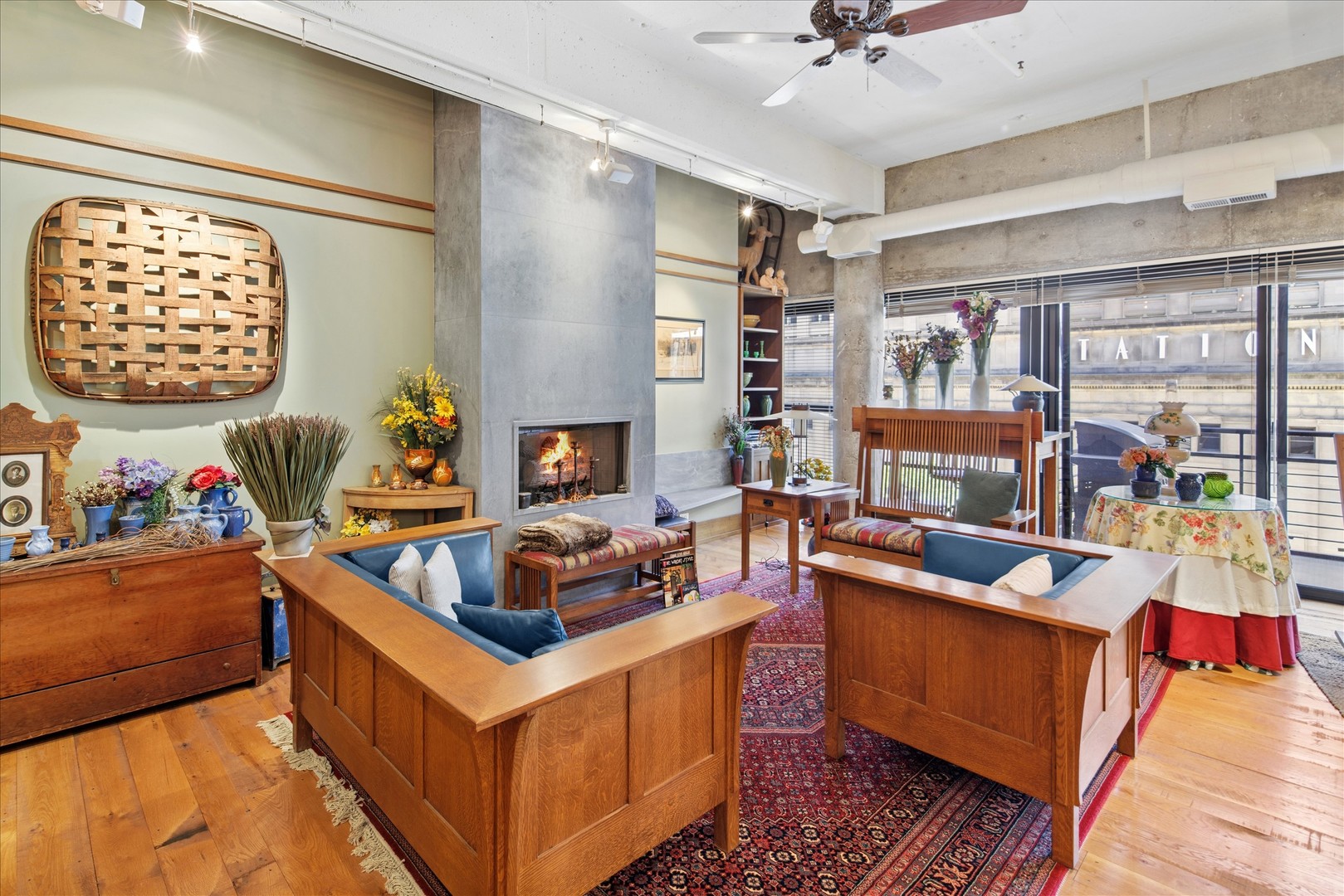 130 S Canal Street Unit: 425-26