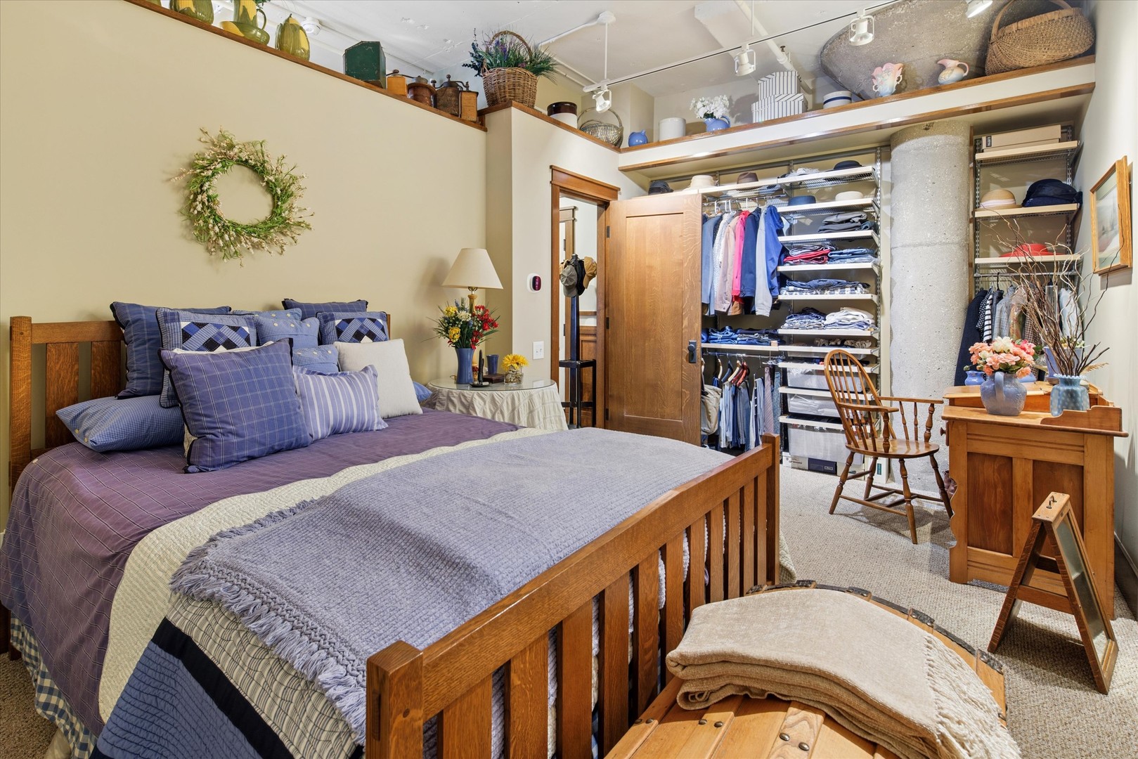 130 S Canal Street Unit: 425-26