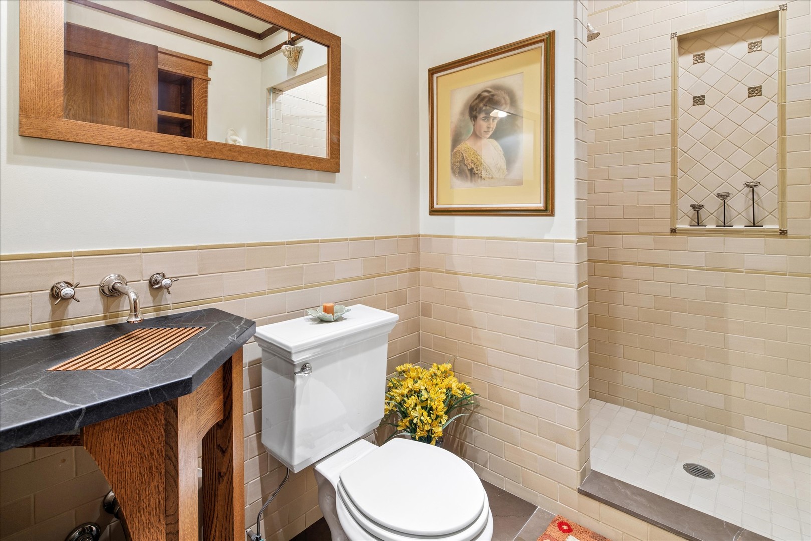 130 S Canal Street Unit: 425-26
