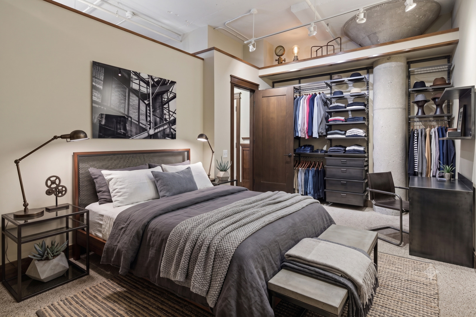 130 S Canal Street Unit: 425-26