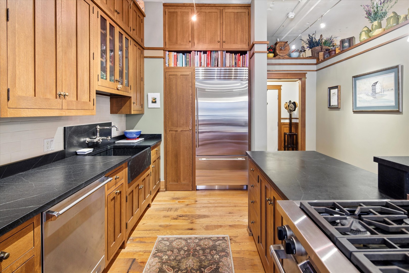 130 S Canal Street Unit: 425-26