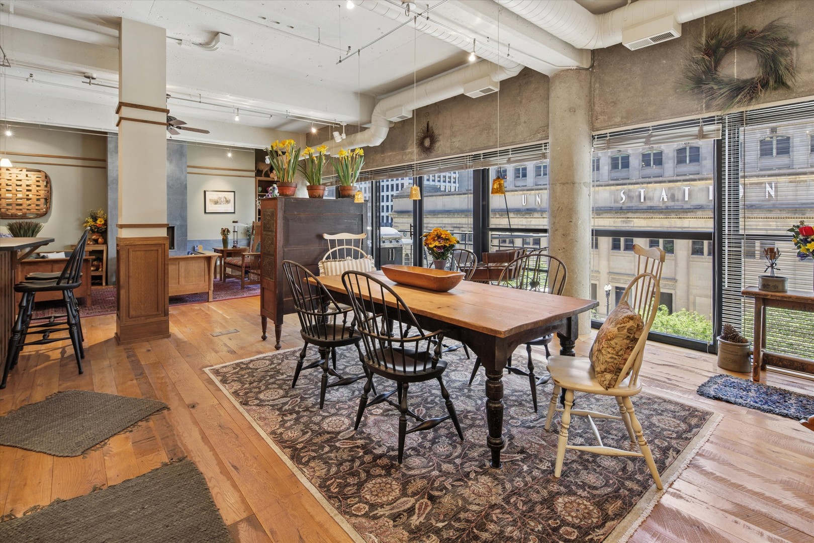 130 S Canal Street Unit: 425-26