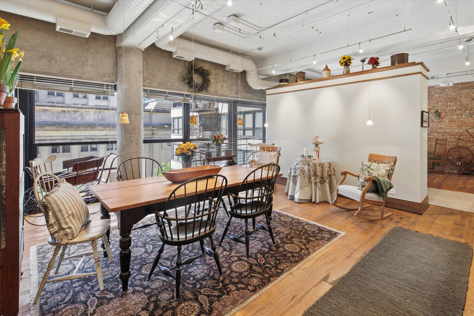 130 S Canal Street Unit: 425-26