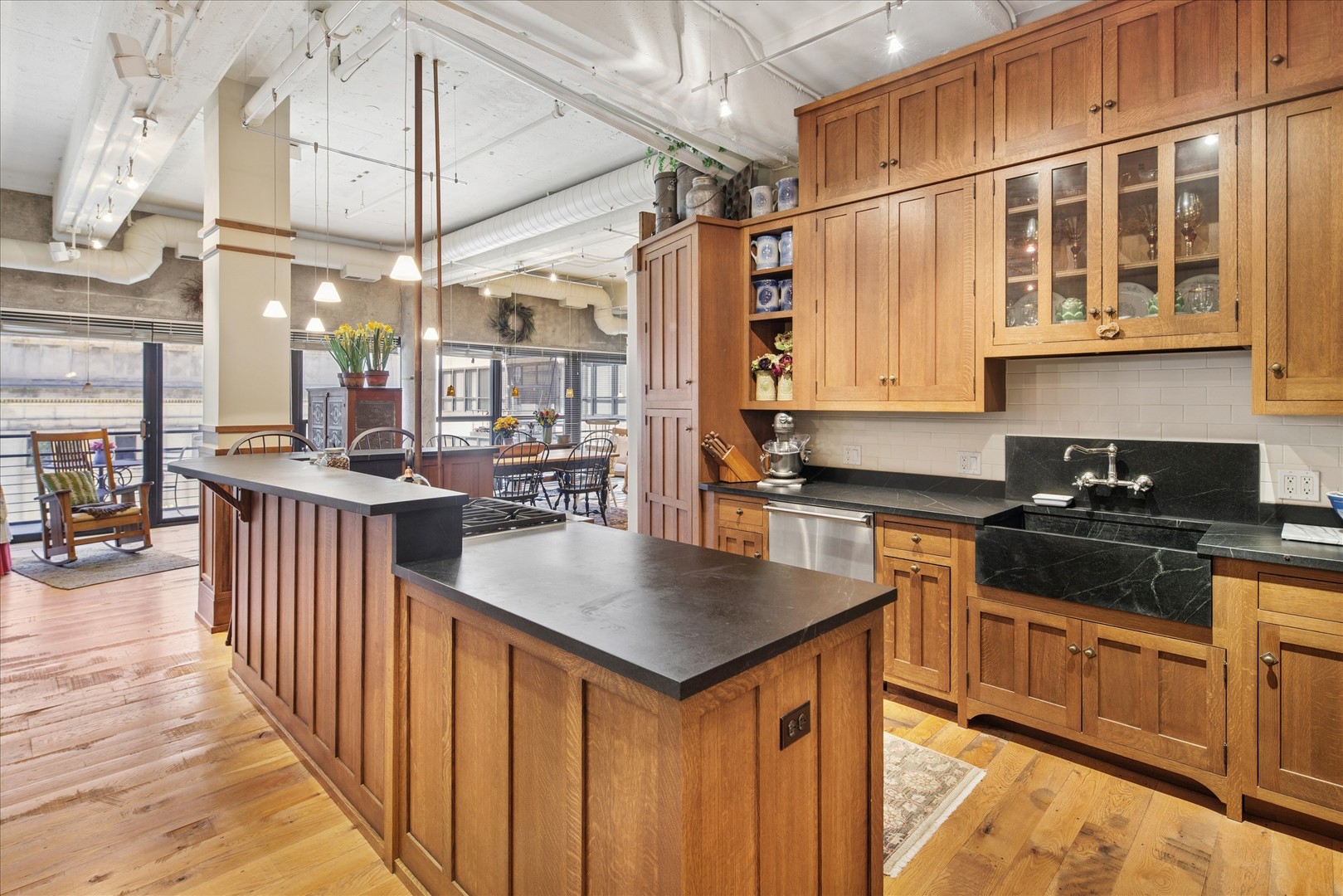 130 S Canal Street Unit: 425-26
