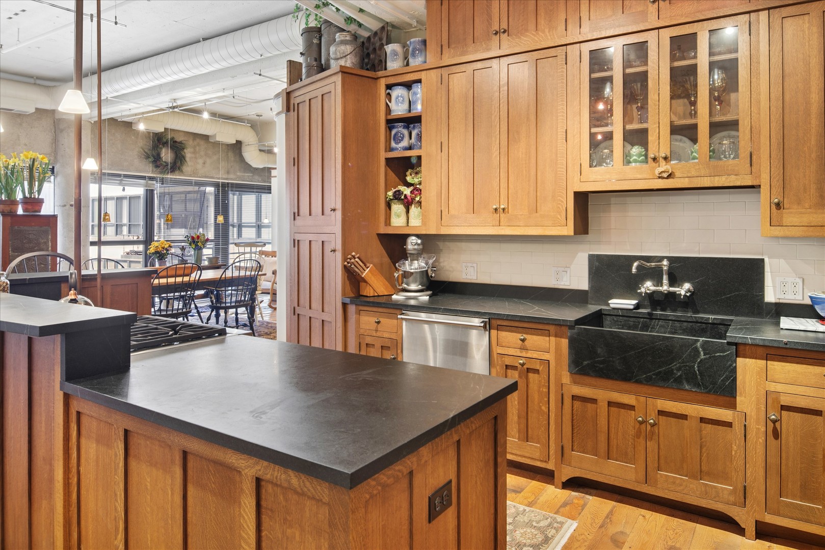 130 S Canal Street Unit: 425-26