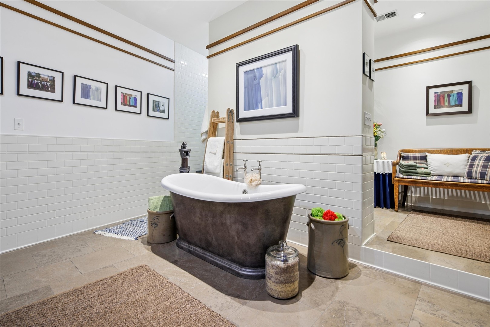130 S Canal Street Unit: 425-26