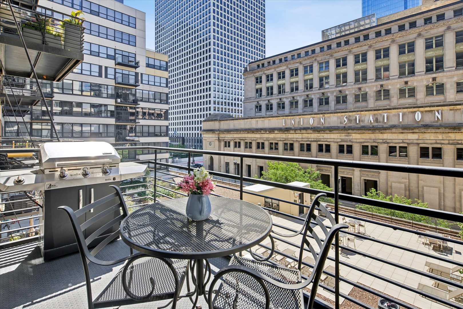 130 S Canal Street Unit: 425-26