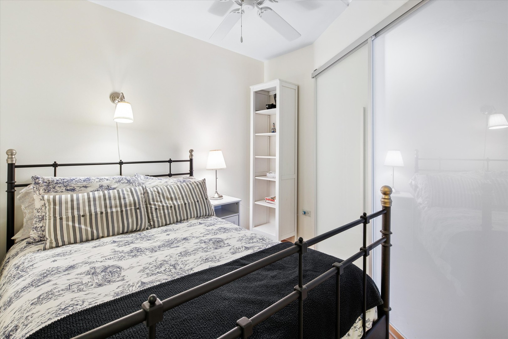 125 S JEFFERSON Street Unit: 1905
