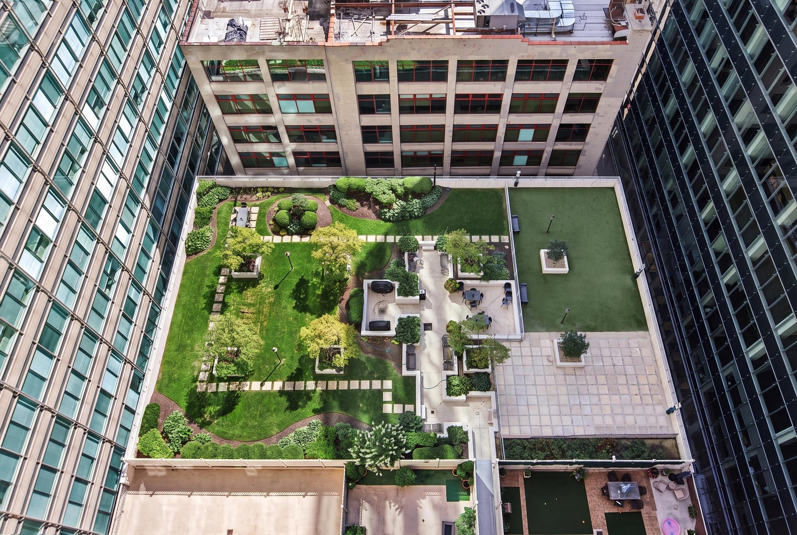 125 S JEFFERSON Street Unit: 1905