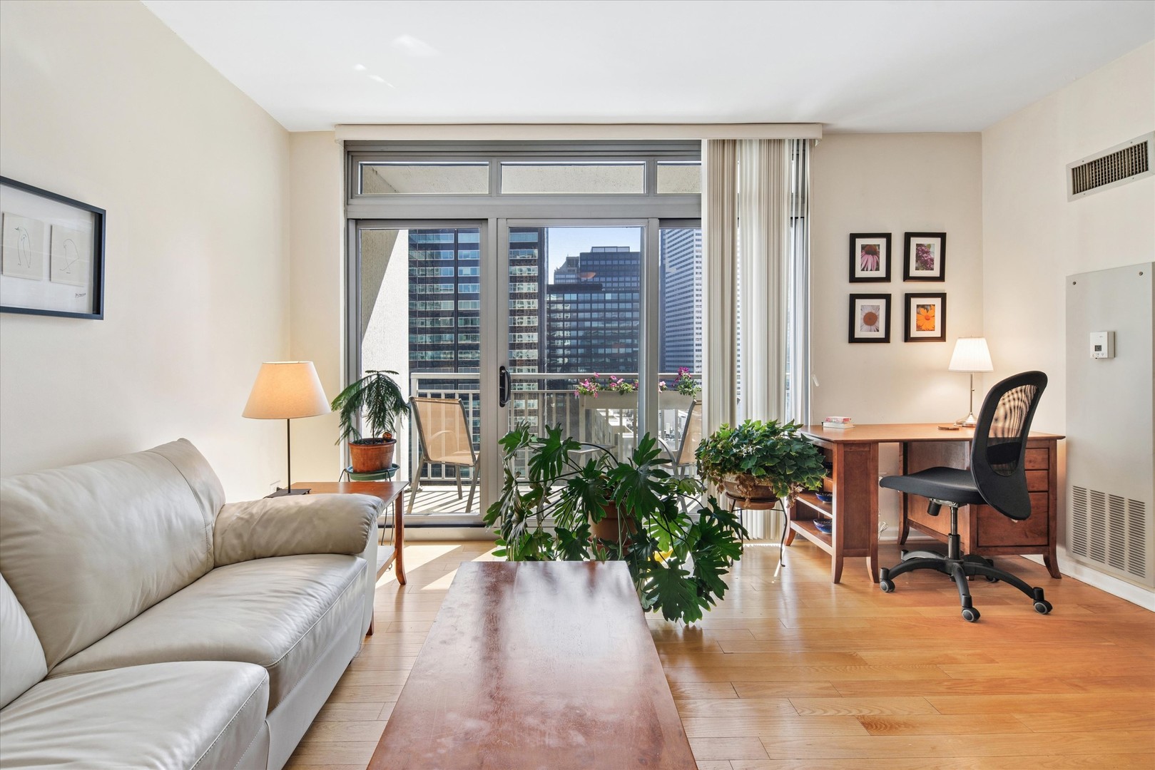 125 S JEFFERSON Street Unit: 1905
