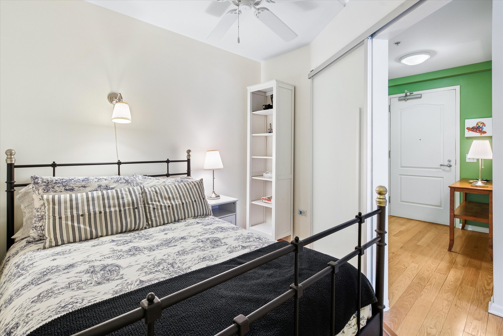 125 S JEFFERSON Street Unit: 1905