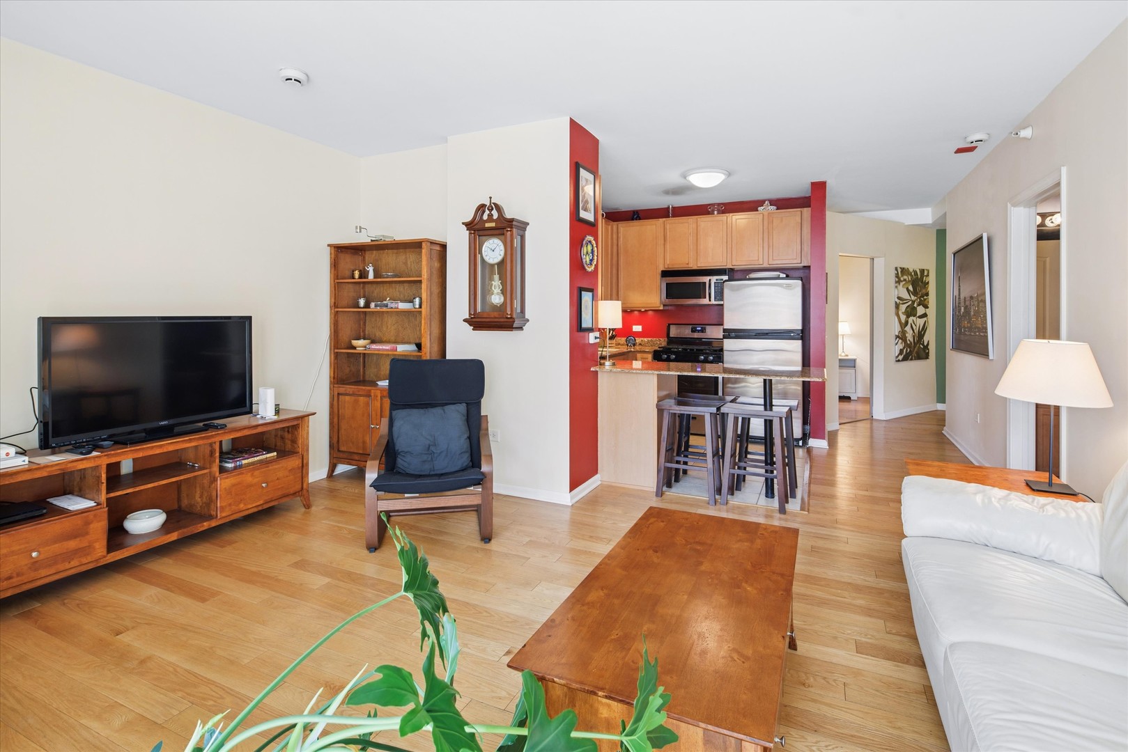 125 S JEFFERSON Street Unit: 1905