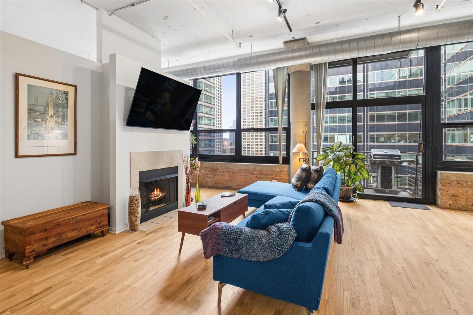 130 S CANAL Street Unit: 607
