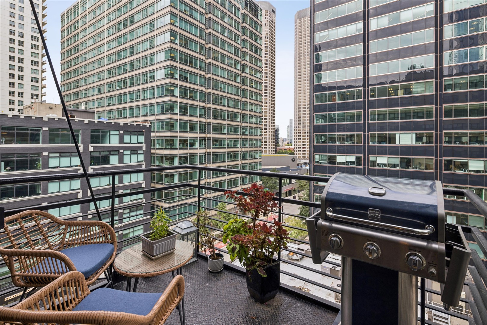 130 S CANAL Street Unit: 607