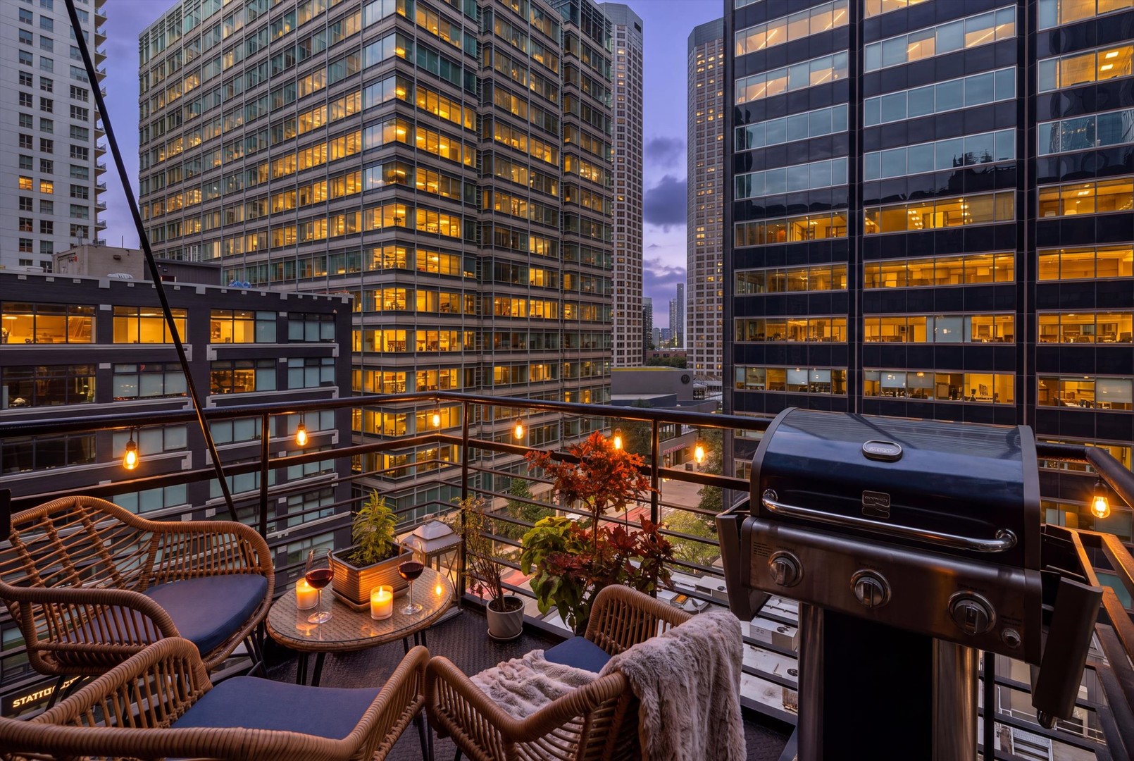 130 S CANAL Street Unit: 607