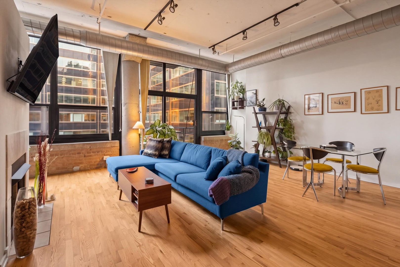 130 S CANAL Street Unit: 607