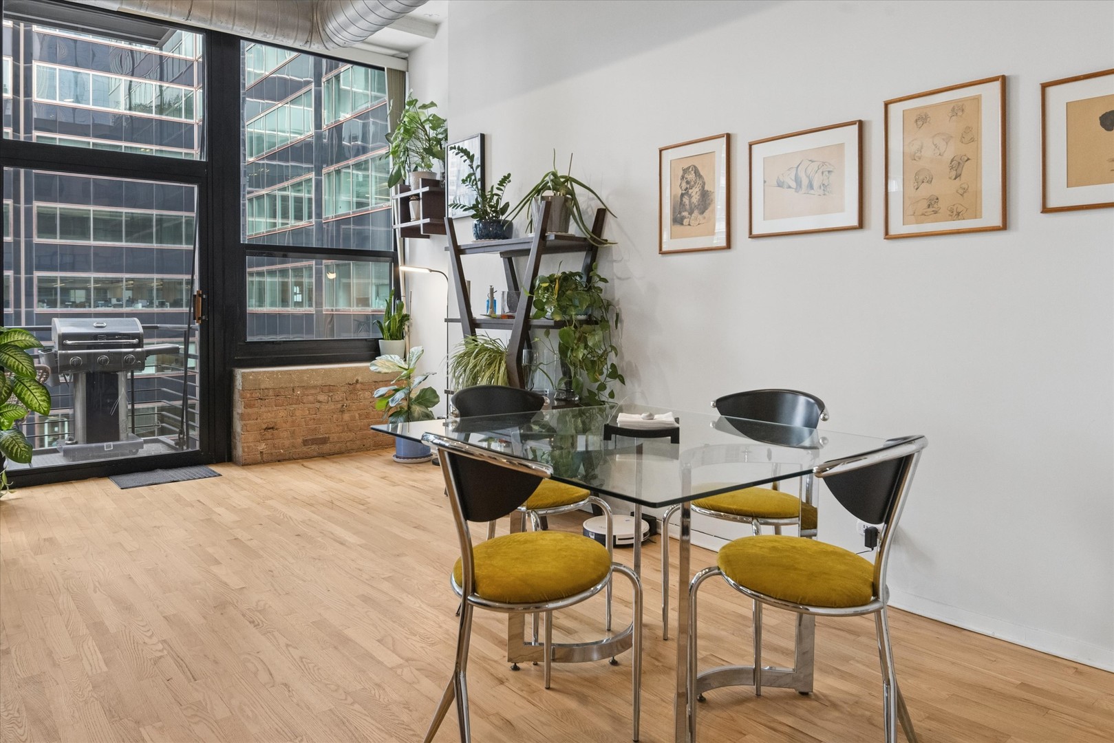 130 S CANAL Street Unit: 607
