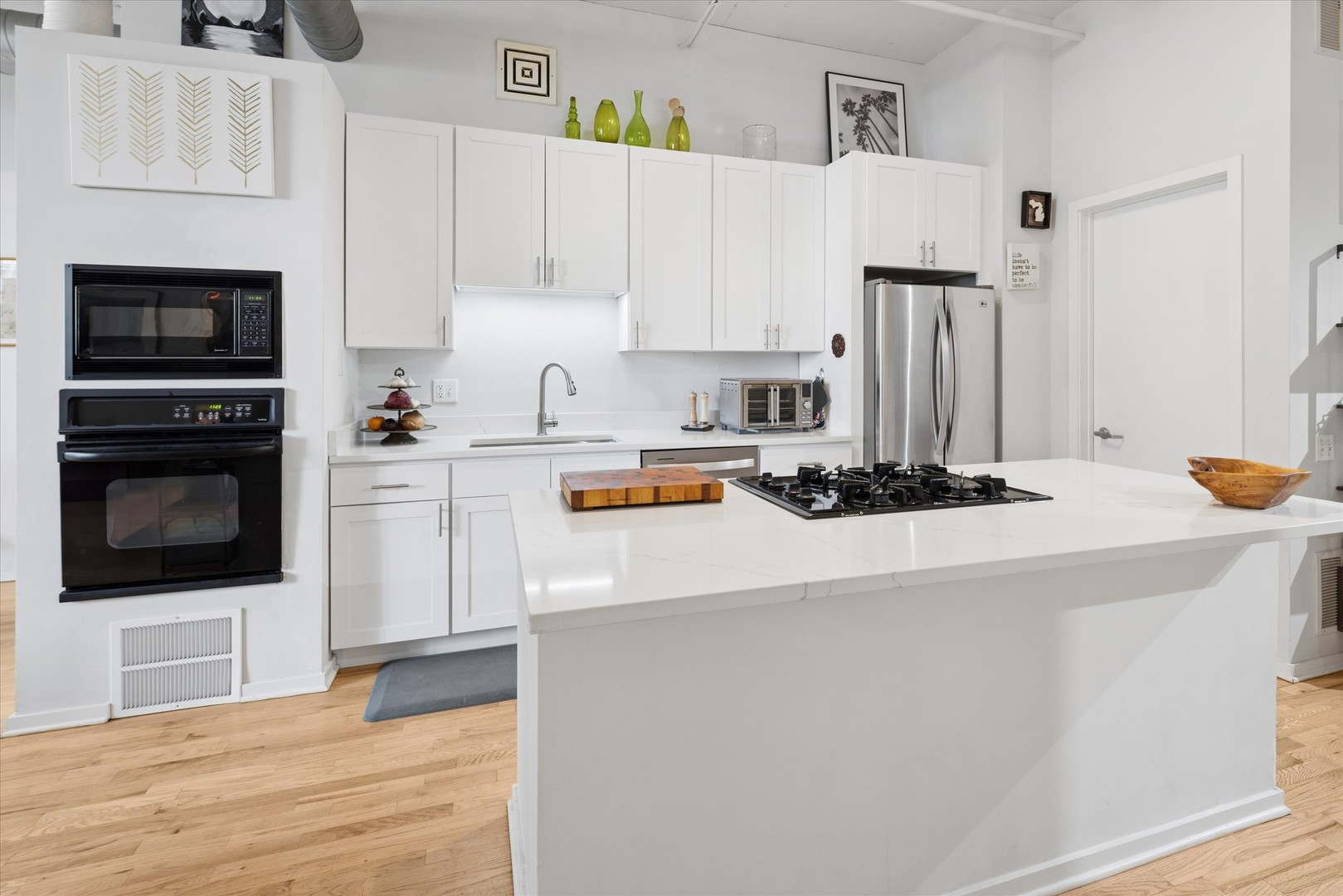 130 S CANAL Street Unit: 607