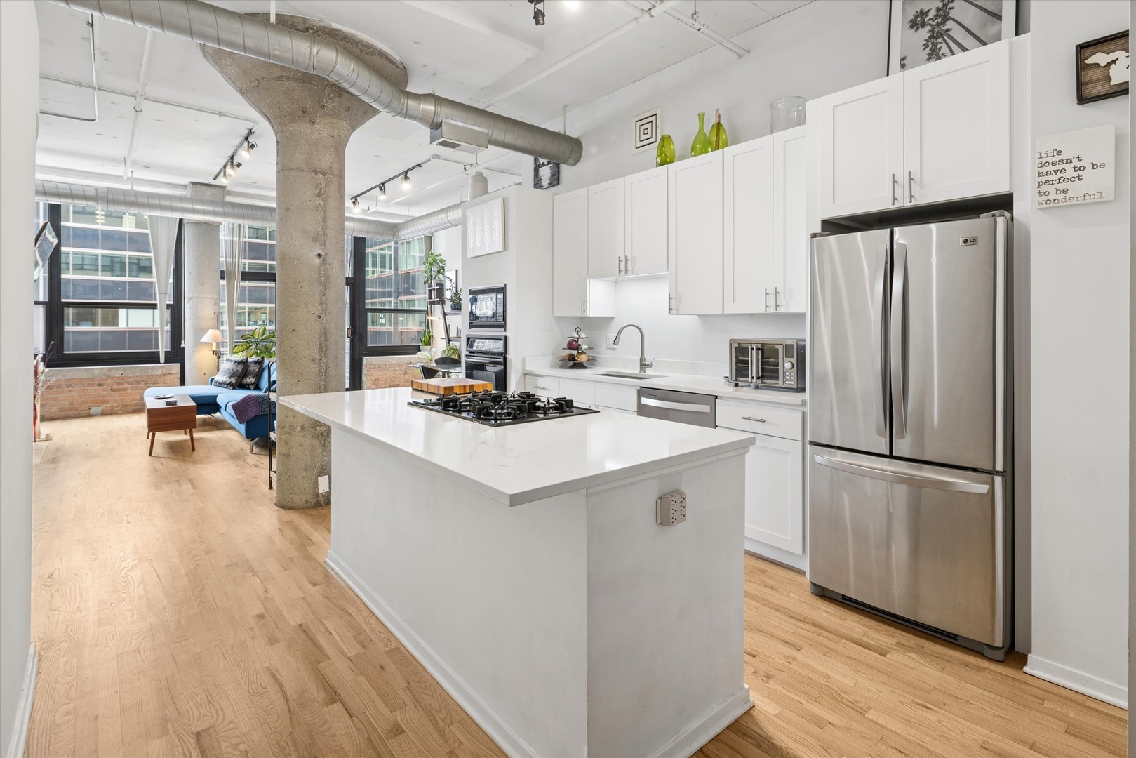 130 S CANAL Street Unit: 607