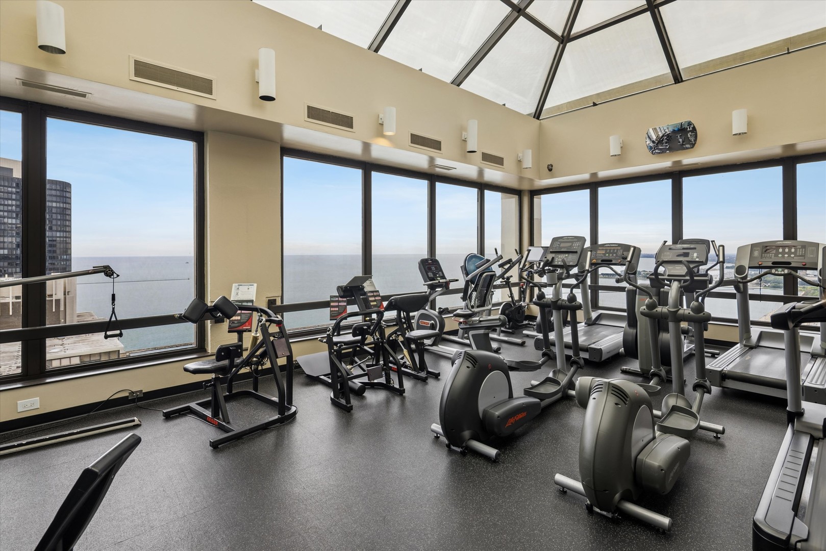 360 E RANDOLPH Street Unit: 403