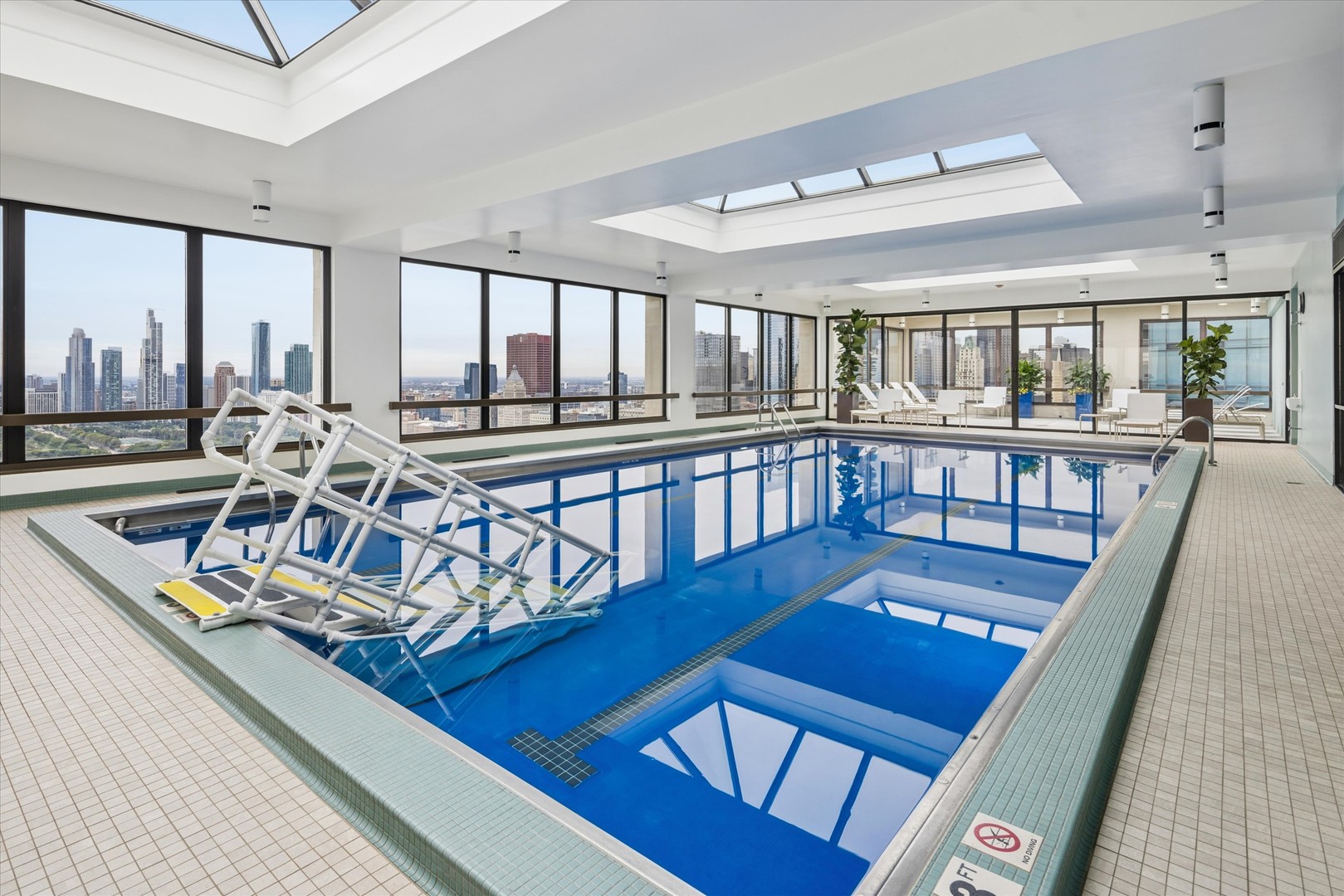 360 E RANDOLPH Street Unit: 403