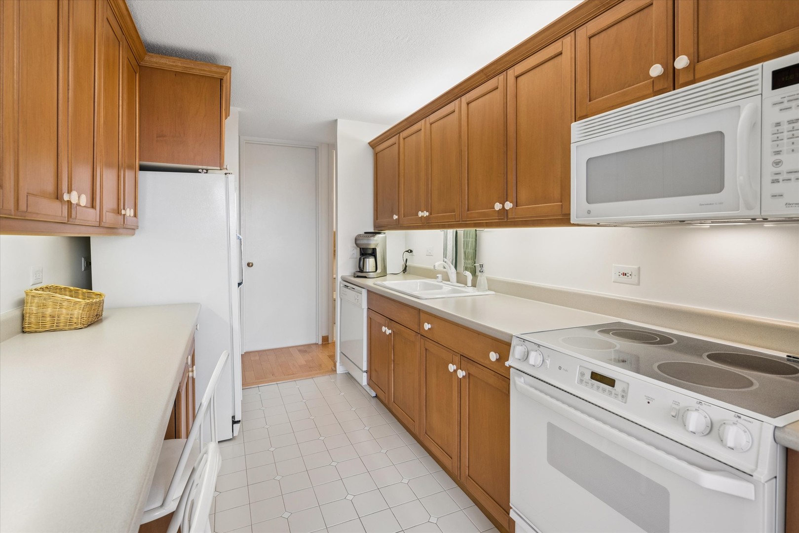 360 E RANDOLPH Street Unit: 403