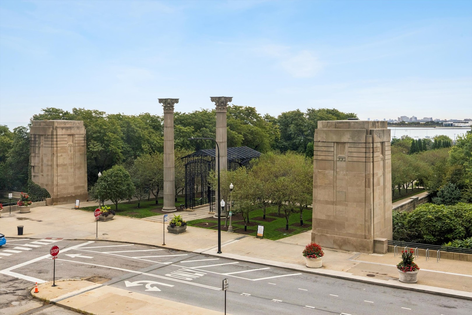 360 E RANDOLPH Street Unit: 403