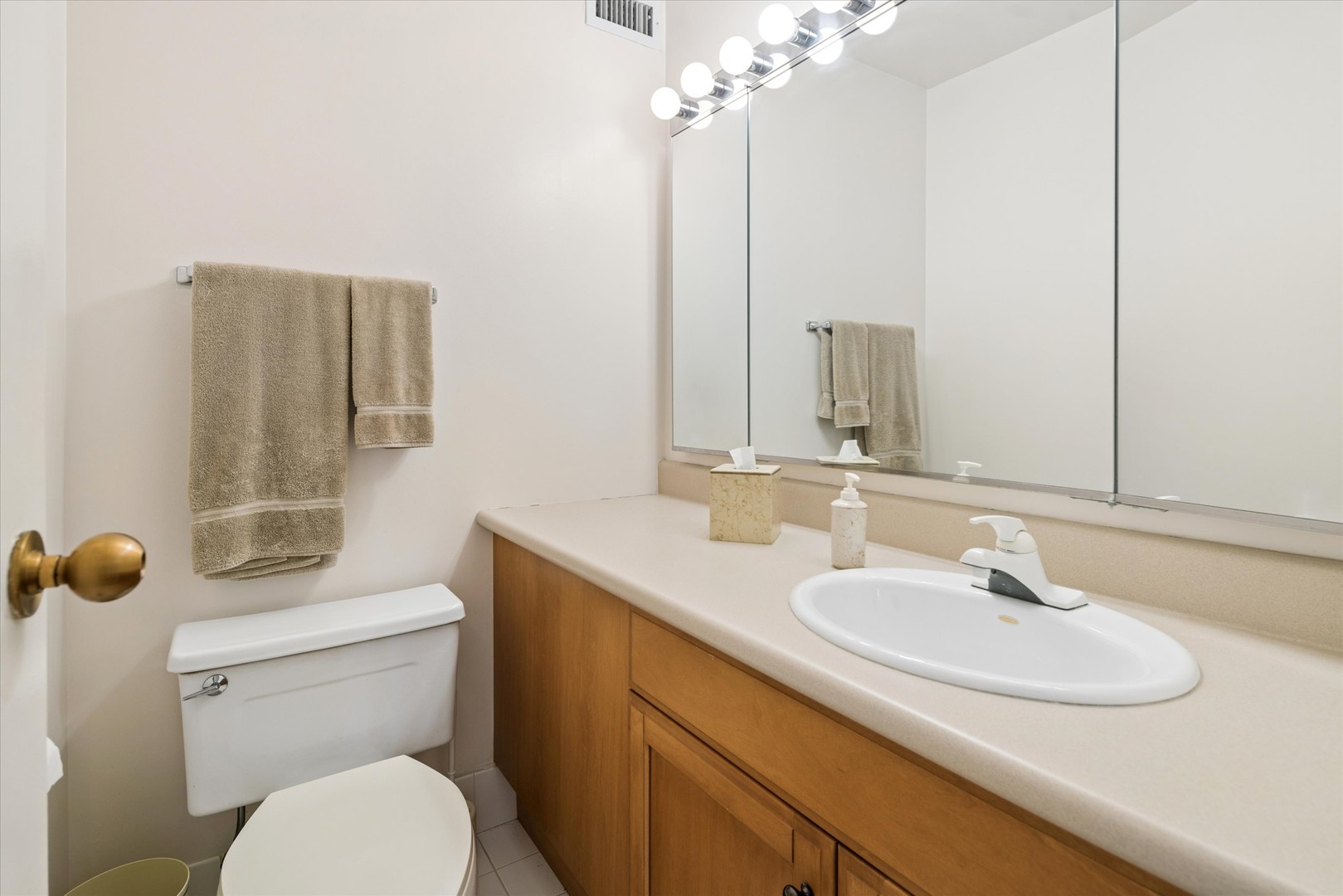 360 E RANDOLPH Street Unit: 403