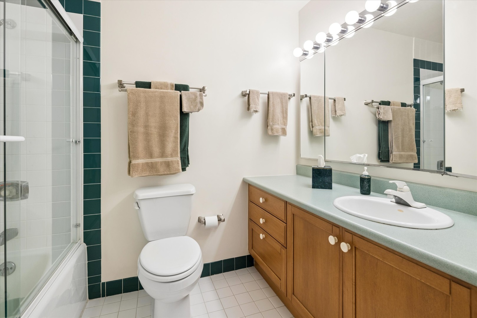 360 E RANDOLPH Street Unit: 403