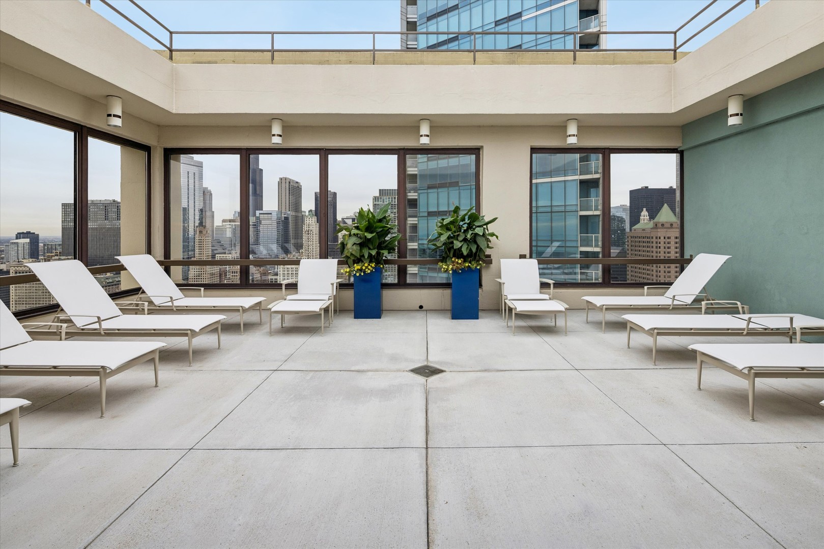 360 E RANDOLPH Street Unit: 403