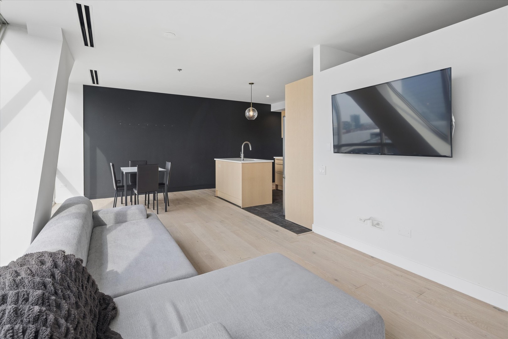 510 W Erie Street Unit: 1303