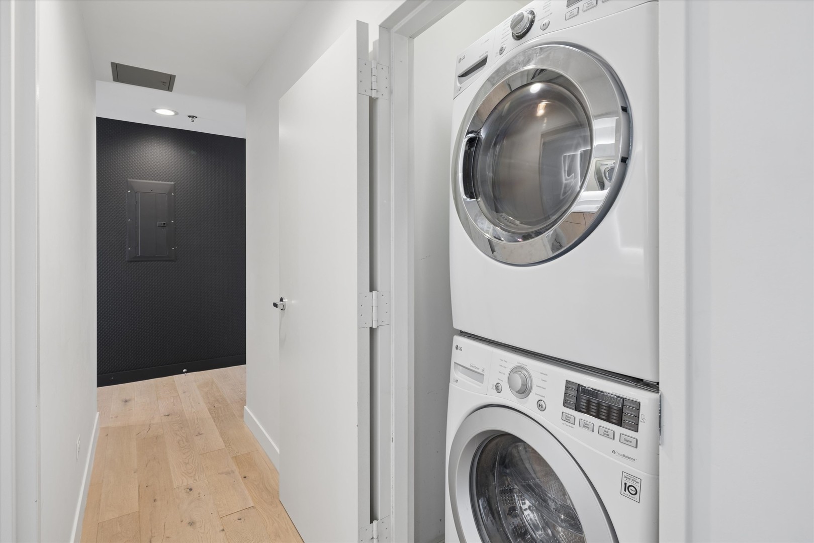 510 W Erie Street Unit: 1303