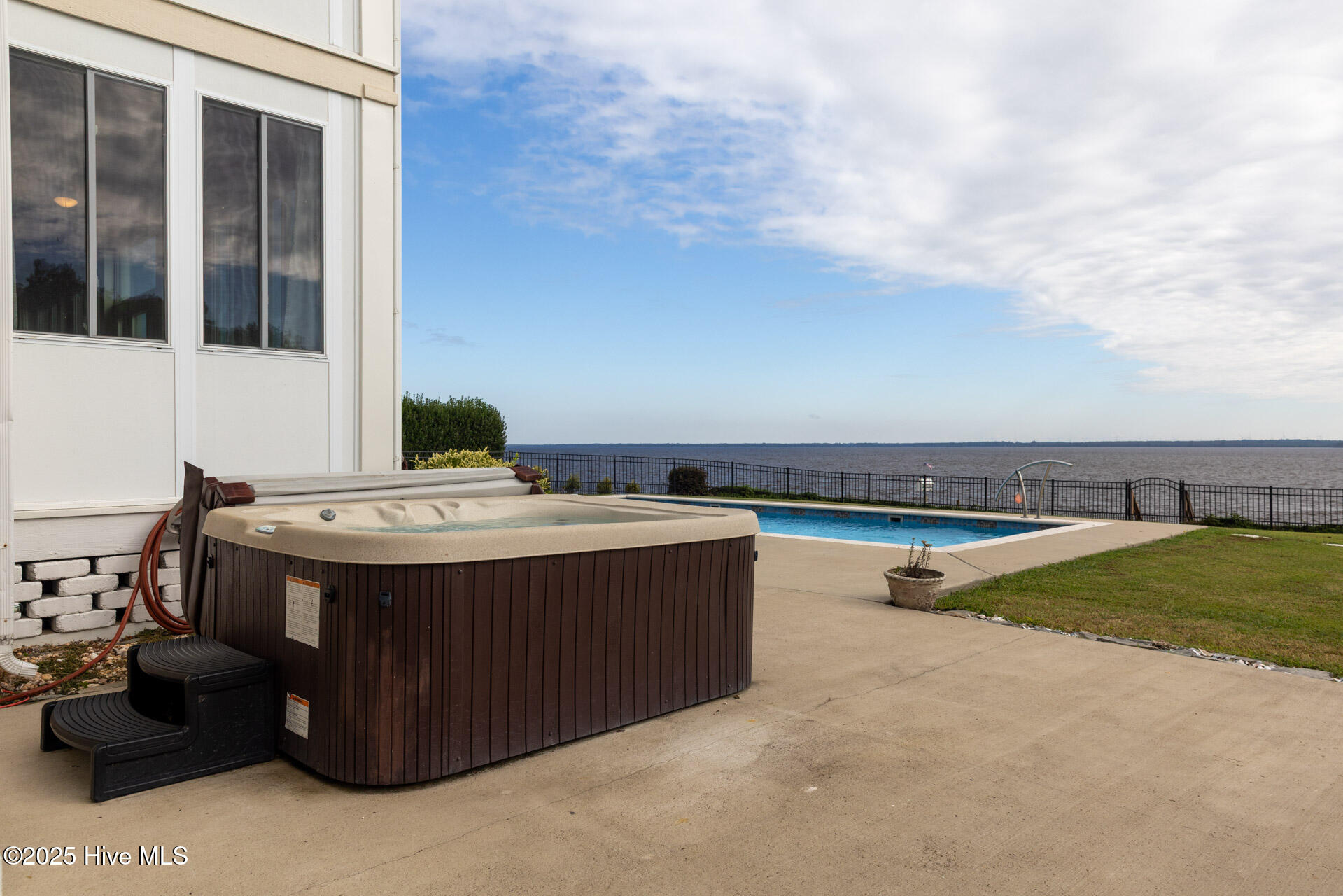 116 N Shore Drive