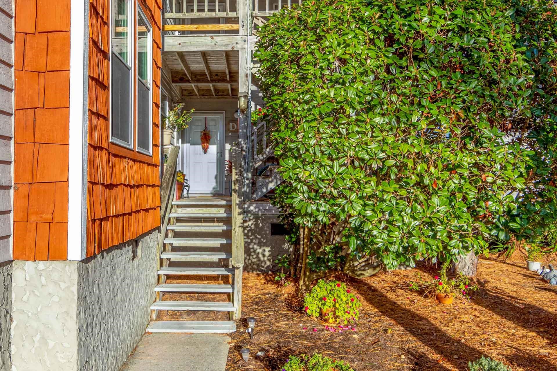 700 W First Street Unit D12