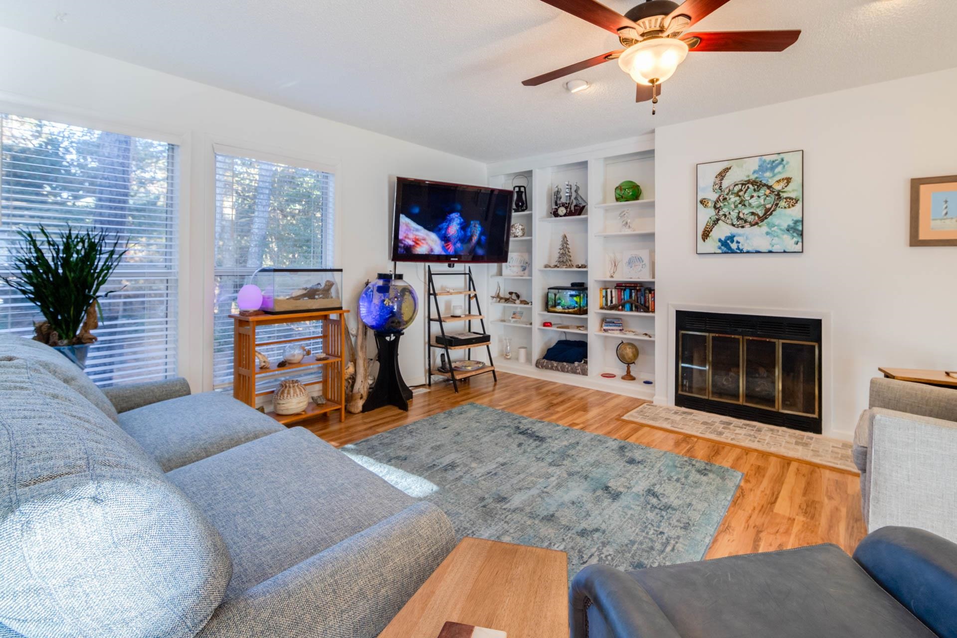 700 W First Street Unit D12