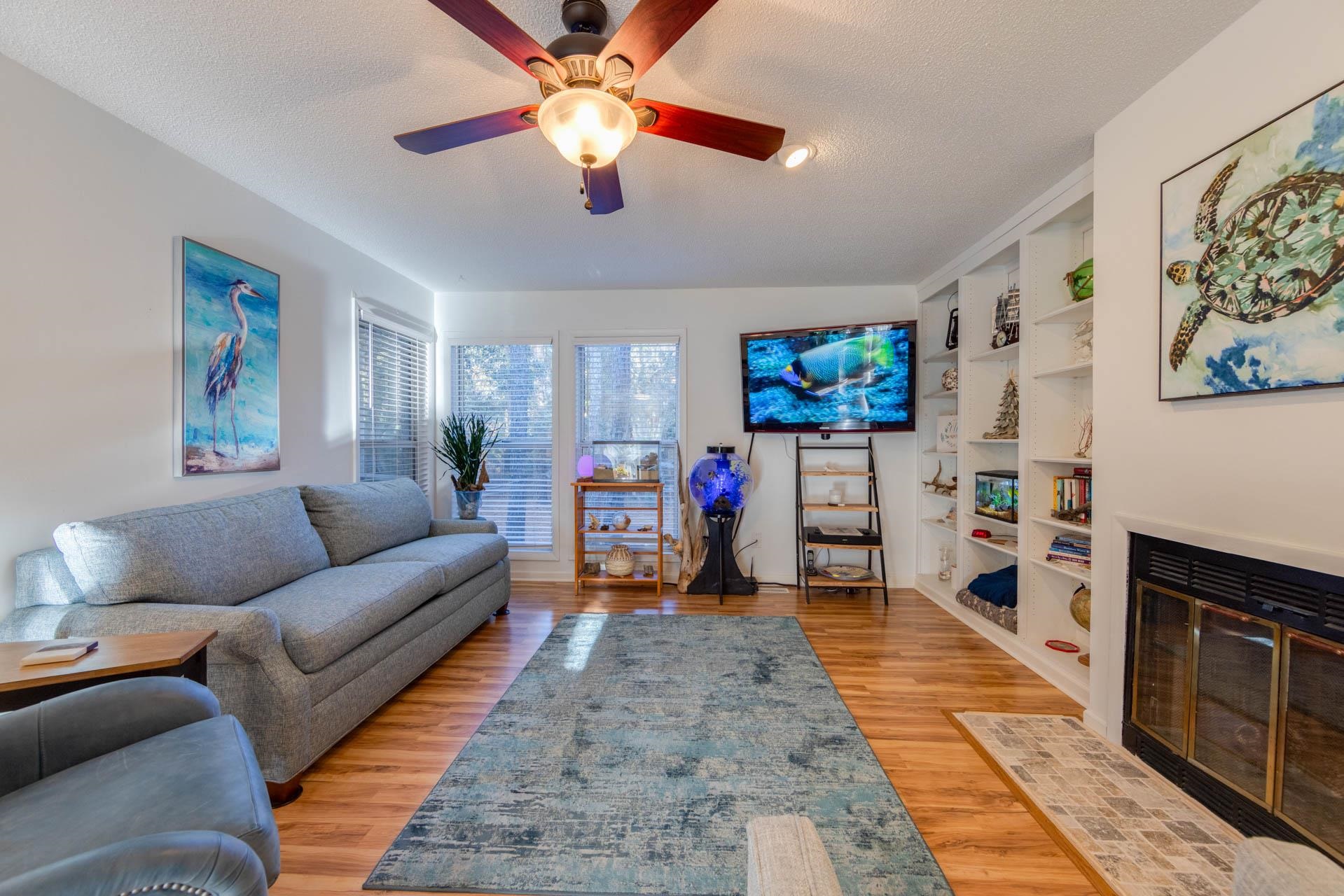 700 W First Street Unit D12