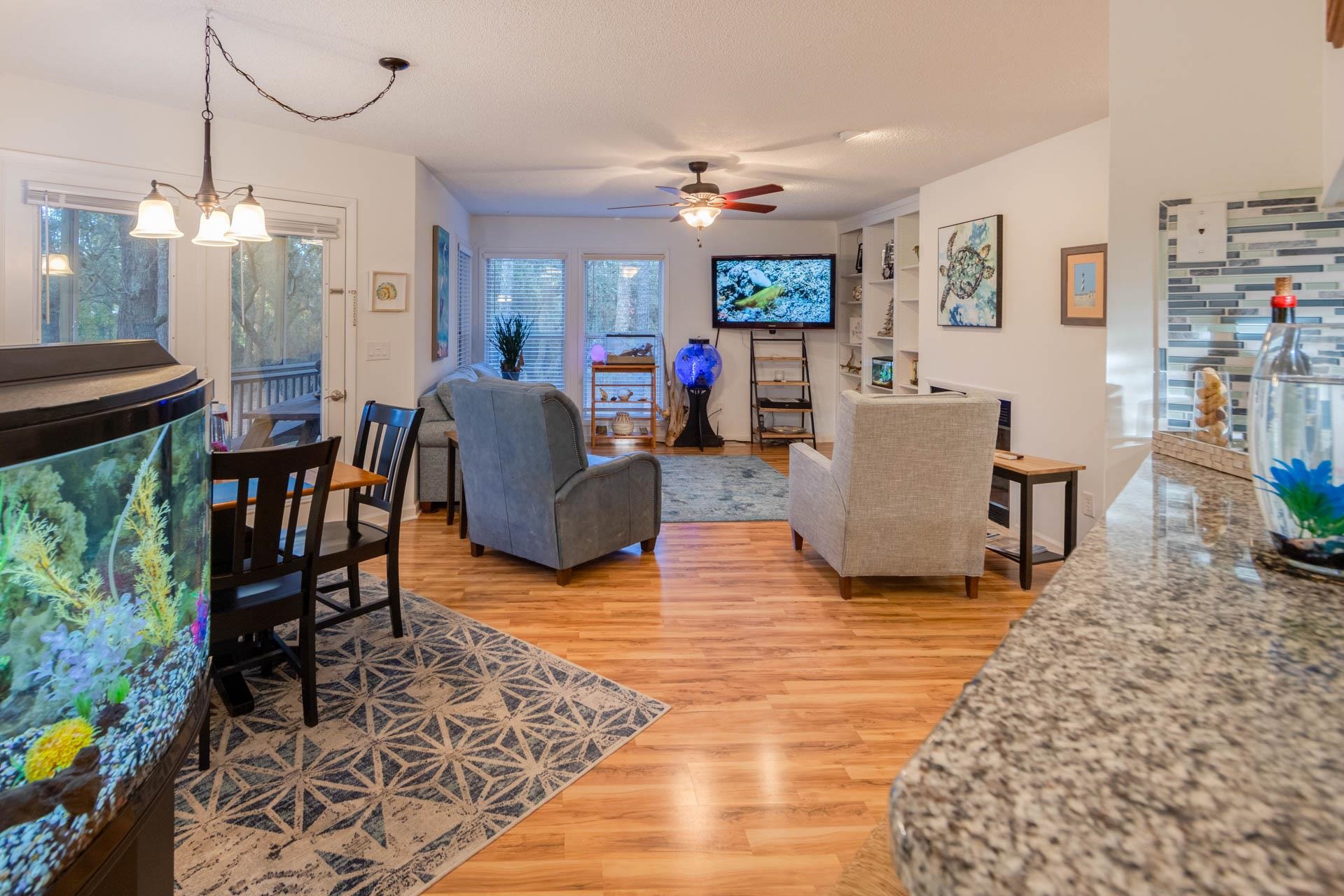 700 W First Street Unit D12