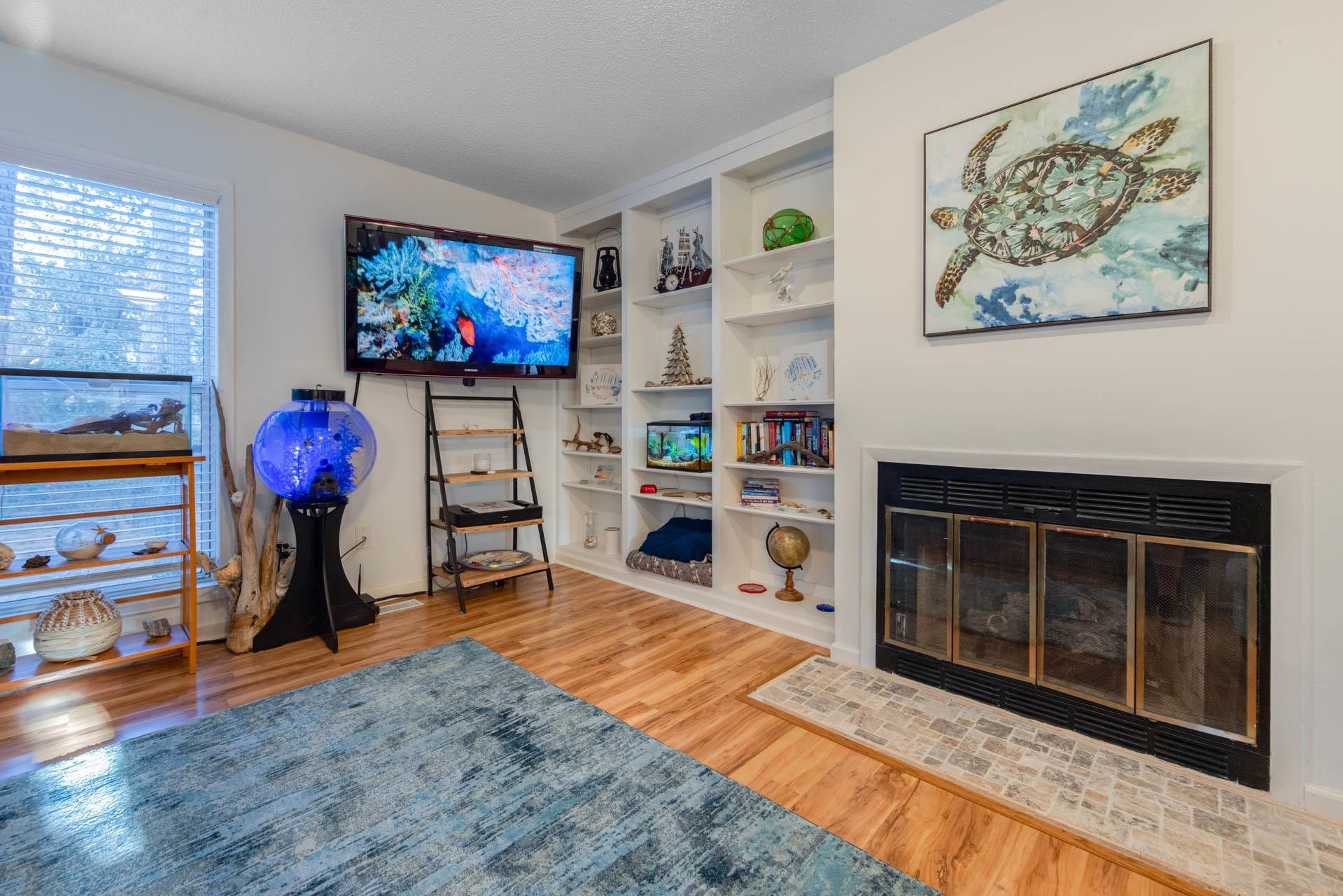 700 W First Street Unit D12
